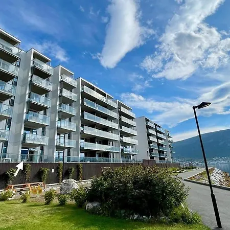 - Seaside -52sq -free Garage Park Apartment Tromso