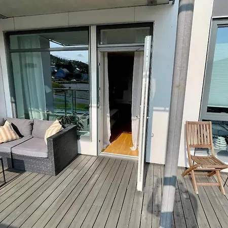 - Seaside -52sq -free Garage Park Apartment
